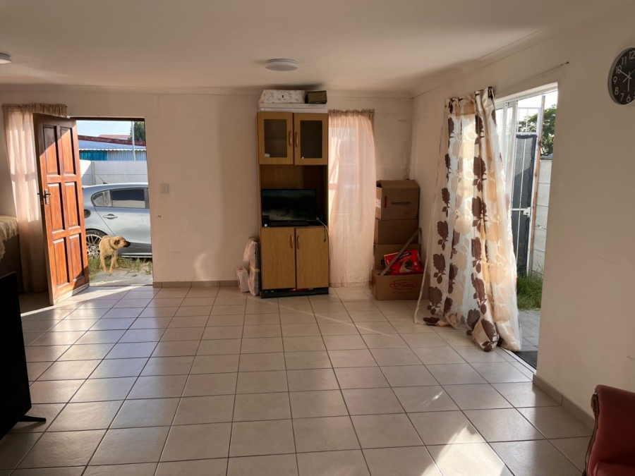 2 Bedroom Property for Sale in Bishop Lavis Western Cape